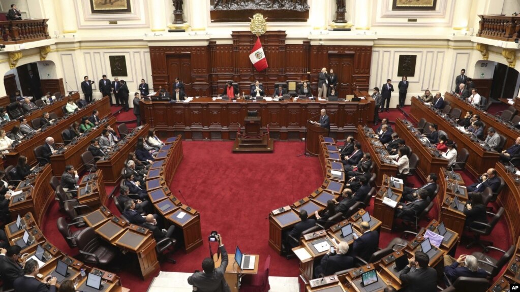 El Parlamento en Perú aprueba referéndum anticorrupción el 19 de septiembre de 2018. 