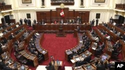 El Parlamento en Perú aprueba referéndum anticorrupción el 19 de septiembre de 2018. 