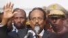 Le nouveau président élu Mohamed Abdullahi Farmajo donne un discours après le vote, à l'aéroport de Mogadishu, le 8 février 2017. 