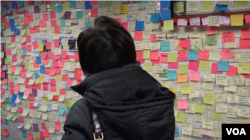 "Subway Therapy,” came alive on November 9 — the day after the U.S. election — inside New York’s Union Square station. (R. Taylor/VOA)