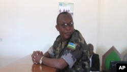 Lt Col Rugigana ubwo yitabaga mbere urukiko (VOA Archive)
