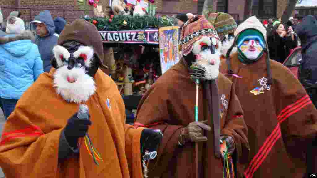 印地安人掛上面具