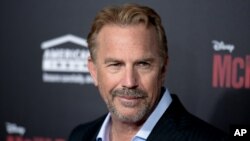 Kevin Costner di pemutaran perdana film "McFARLAND, USA" di El Capitan Theatre, 9 Februari 2015, di Los Angeles. (Foto: Richard Shotwell/Invision/AP)