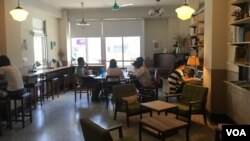 結合咖啡廳的台灣獨立書店 (美國之音湯惠芸拍攝)