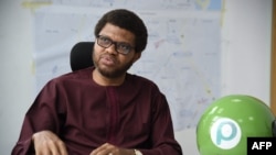 Le directeur national d'OPay, Iniabasi Akpan, parle de sa marque au siège de la société à Lagos, le 30 août 2019.