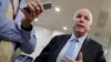 McCain enjoint Trump de prouver ses accusations d'écoutes téléphoniques