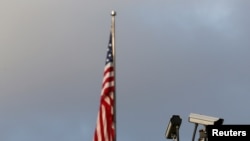 驻日内瓦美国使团办公处外的监控摄像头(资料照)