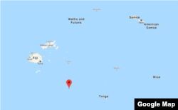 Survei Geologi As mengatakan gempa berkekuatan 8,2 SR mengguncang Fiji dari kedalaman 560 kilometer (348 mil) dan berlokasi 280 kilometer (174 mil) arah timur laut Pulau Ndoi.