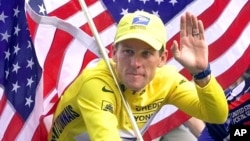 Lance Armstrong dilarang untuk mengikuti kegiatan balap sepeda dan dicopot 7 gelar juara Tour de France (foto: dok). 