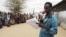 Refugiados somalis convidados a registarem-se num campo de acolhimento no sudeste da Etiópia