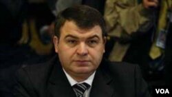 Menteri Pertahanan Rusia Anatoly Serdyukov