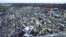 Vista aérea de una fábrica de velas tomada con un dron después de que un tornado la arrasara en Mayfield, Kentucky, EE. UU., el 11 de diciembre de 2021.