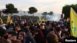 Protestoya aligirên Hizbullahê ser rêya Firokxaneya Beyrût