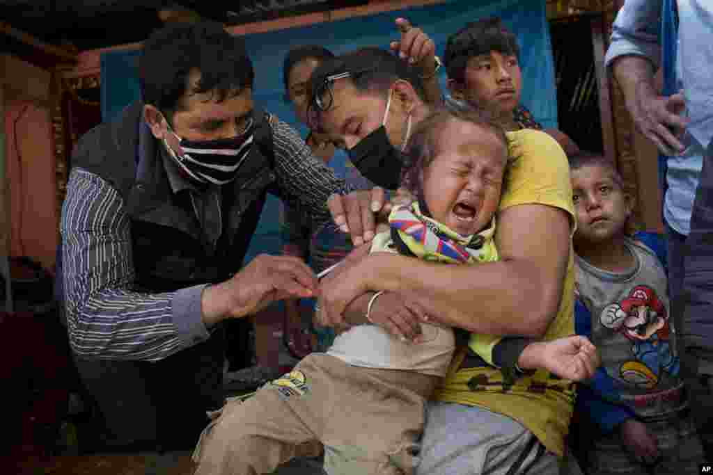 A campaign is underway in Nepal to immunize half a million children against measles and rubella in the wake of the earthquake, in Lapsiphedi, near Kathmandu, May 4, 2015.&nbsp;