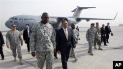 미군 철수식에 참석하기 위해 바그다드에 도착한 파네타 미 국방장관