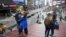 Par na Time Squareu, New York, 10. mart 2020. 