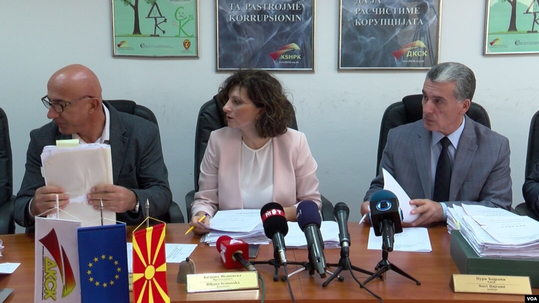Идната среда во Скопје ќе отпатува советникот на Стејт департментот Дерек Шоле за да разговара со претставници на владата за низа прашања, меѓу кои и за борбата против корупцијата
