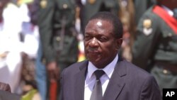  Emmerson Mnangagwa, le vice-président zimbabwée, participe à une cérémonie officielle à Harare, le 7 décembre 2014.