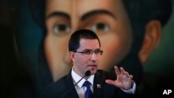 El canciller del gobierno en disputa de Venezuela, Jorge Arreaza, dejó entender que posibles nuevos contactos serán a través de un mecanismo “repensado”.