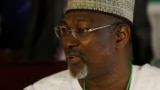 Shugaban Hukumar Zabe ta INEC Farfasa Attahiru Jega a Abuja, Maris 30, 2015. (File Photo)