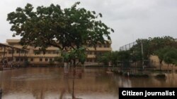 Une école inondée à Luanda en Angola.