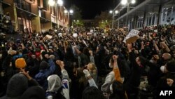 2 Haziran 2020 - Amerikalı George Floyd'un polis nezaretinde öldürülmesi Sydney, Avustralya'da da protesto edildi