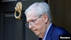 Лидерот на републиканците во американскиот Сенат им рече на новинарите дека нема што да додаде на конгресниот лекарски извештај за неговата здравствена состојба, кој не најде докази оти доживеал мозочен удар или епилептичен напад