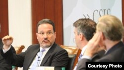 마이클 그린(왼쪽) 미 전략국제문제연구소(CSIS) 선임부소장 (CSIS 제공)