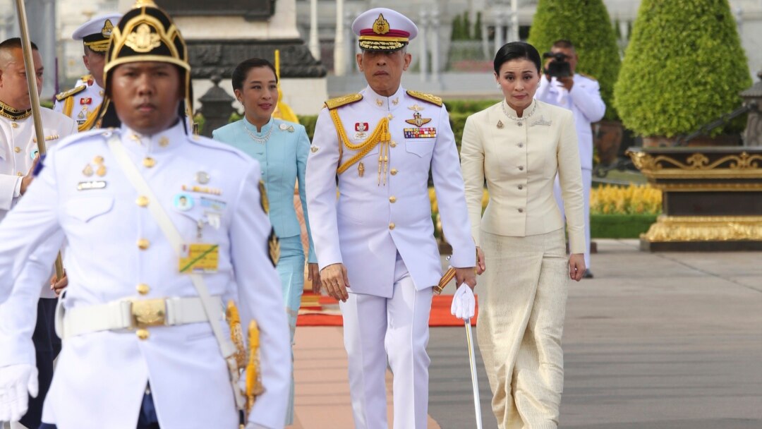 1080px x 608px - From Bodyguard to Queen, Thailand's Suthida Makes Public Debut