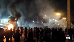 شعار «امسال سال خونه، سیدعلی سرنگونه» در شیراز - پنج‌شنبه ۱۸ دی