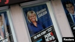 Gretchen Carlson prometió trabajar para ayudar a otras mujeres que sufren de acoso sexual en los trabajos.