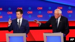 Le sénateur du Vermont Bernie Sanders et son rival modéré Pete Buttigieg relèguent loin derrière les autres principaux prétendants.