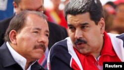 Los presidentes de Nicaragua, Daniel Ortega, y de Venezuela, Nicolás Maduro, le lanzaron un salvavidas al fugitivo Edward Snowden.