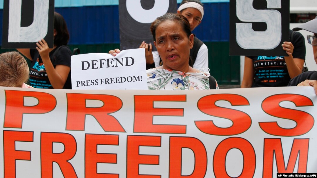 Para aktivis dan jurnalis melakukan aksi unjuk rasa pada 'Hari Kebebasan Pers Sedunia' di Manila, Filipina. 