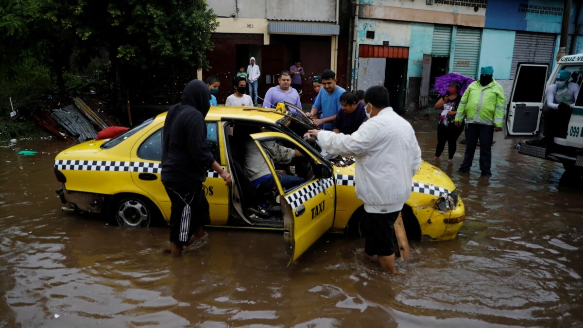 At Least Seven Deaths Recorded Due to Floods in El Salvador