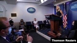 El secretario de prensa de la Casa Blanca, McEnany, celebra la rueda de prensa diaria en la Casa Blanca en Washington, EE. UU. el 21 de julio del 2020