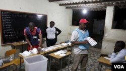 Contagem de votos em Luanda