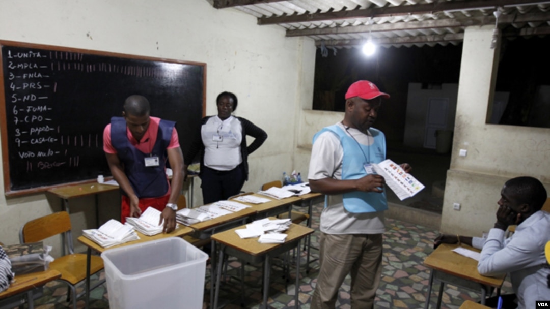 Contagem de votos em Luanda