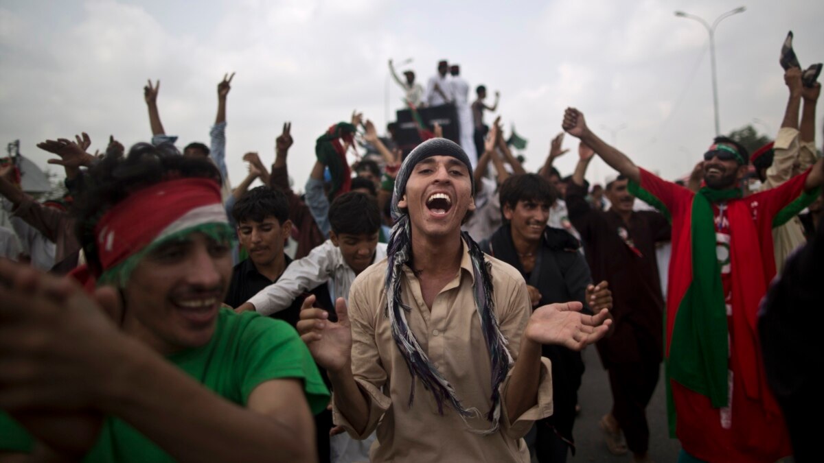 Thousands Gather For Anti-Government Protests In Pakistani Capital