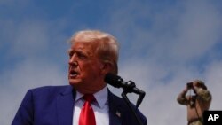 El nominado presidencial y expresidente Donald Trump habla en un mitin de campaña en el Museo de la Aviación de Carolina del Norte, el miércoles 21 de agosto de 2024, en Asheboro, Carolina del Norte.