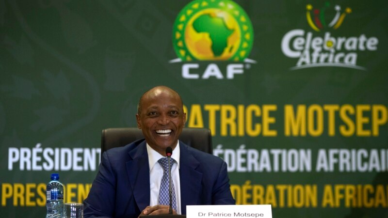 CAN 2025: le président de la Confédération africaine de football à Conakry