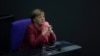 德国总理默克尔在德国议会听取有关她的预算政策的辩论。(2020年9月30日)