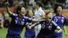 日本女足捧杯 国民为之一振