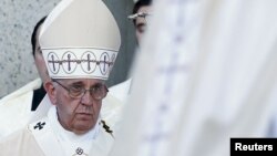 Paparoma Francis a sujada