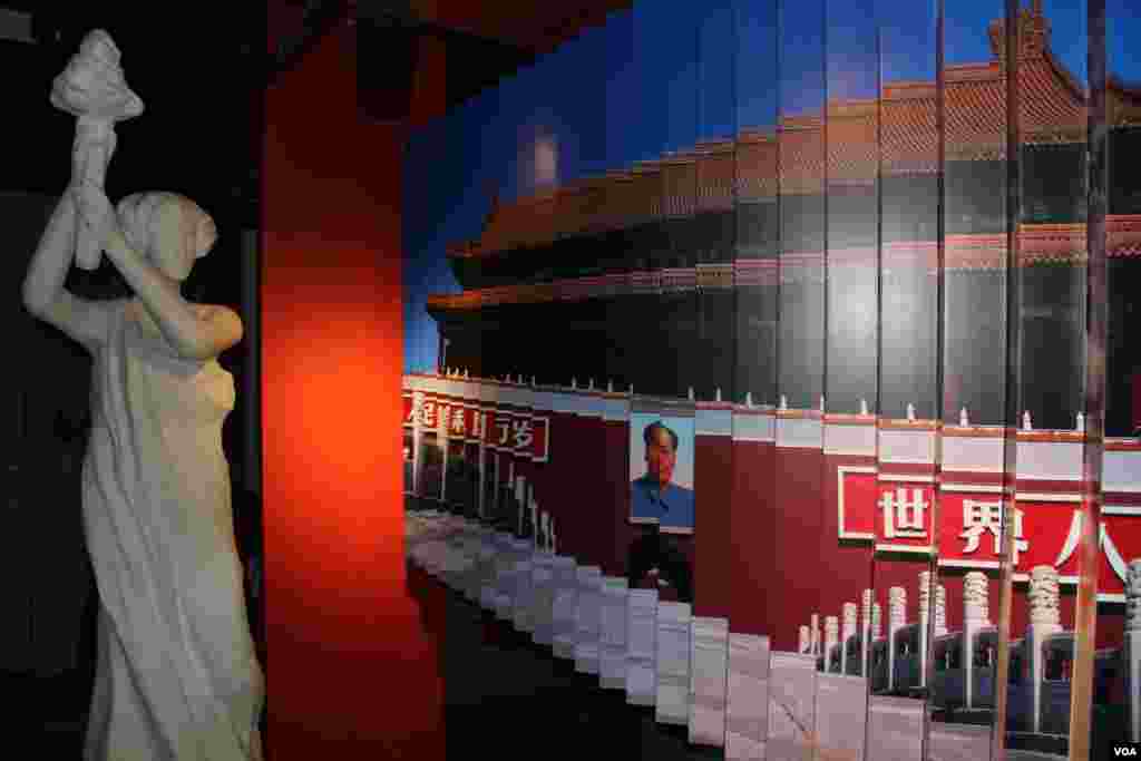 香港永久六四纪念馆在尖沙咀开馆 1(美国之音图片/海彦拍摄)