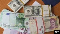 Tiền của Iran giảm mạnh trong năm nay vì Hoa Kỳ và Liên hiệp Châu Âu EU siết chặt các biện pháp chế tài kinh tế