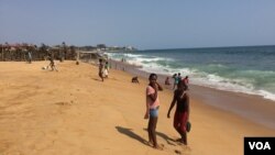 Young Liberians are seen at a popular beach in Mamba Point, Monrovia, March 16, 2015. (Benno Muchler/VOA)