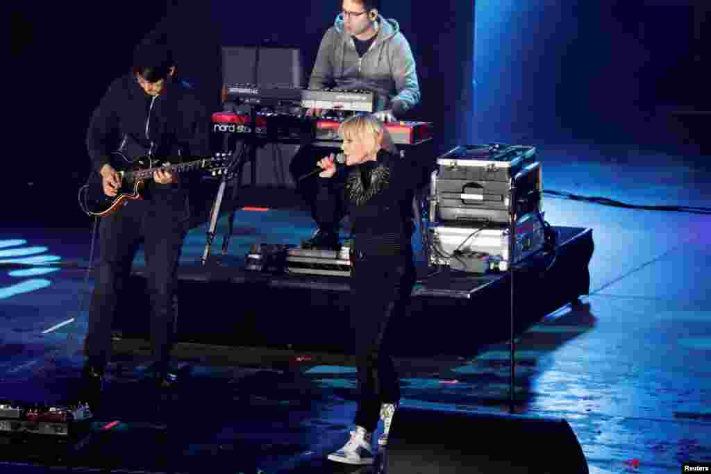 تقریب کے دوران&nbsp;موسیقی کی محفل منعقد ہوئی جس میں مختلف فنکاروں نے پرفارم کیا اور سریلے نغمے گائے۔&nbsp;