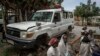Selon les habitants, une ambulance a été endommagée et démontée par des soldats érythréens dans une clinique médicale à Abi Adi, dans la région du Tigré, au nord de l'Éthiopie, mardi 11 mai 2021. 