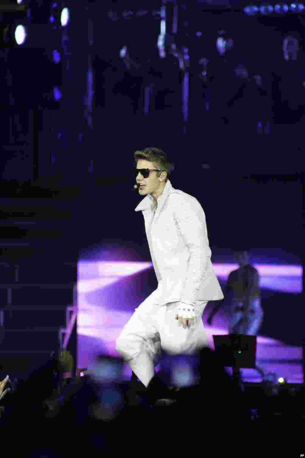 Bieber presentó a sus miles de fanáticas todos sus éxitos musicales como parte de su gira denominada &quot;Believe&quot;. 